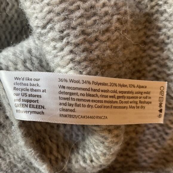 Eileen Fisher Grey Wool Knit Asymmetrical Sweater Size Medium - Picture 8 of 8